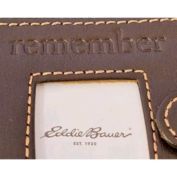 NWT Eddie BAUER BROWN LEATHER MINI PHOTO ALBUM WALLET - Picture 2 of 6